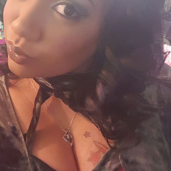 Meet your Posher, Kristina - Picture 1 of 2